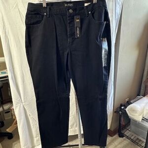 Lee Relaxed Fit Black Jeans Mid-Rise, Straight Leg NEW w/TAGS 18 SHORT